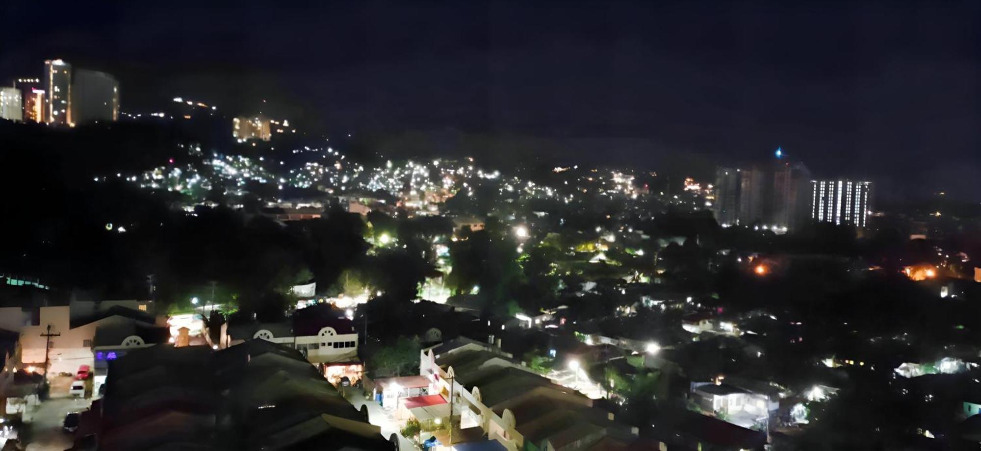 Cebu City Scape At Cebu It Park Zewnętrze zdjęcie